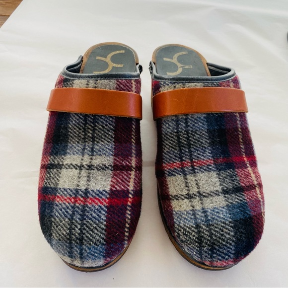 Cape Clogs Sweden Wool Scottish Tartan Plaid Wooden Leather Strap Clogs Size 6 - Picture 2 of 11